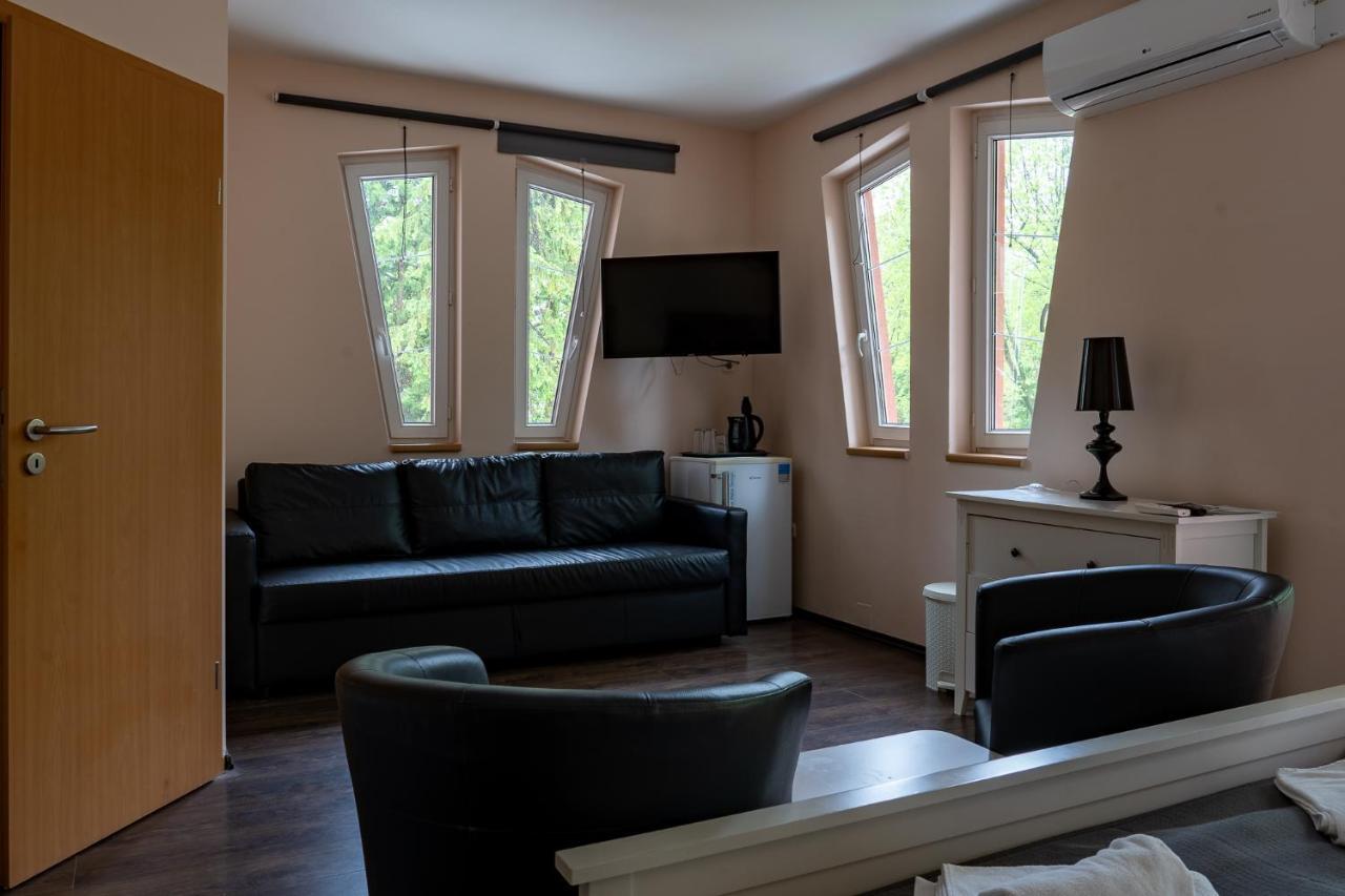 Accomo Apartmanhaz Siofok Exterior photo