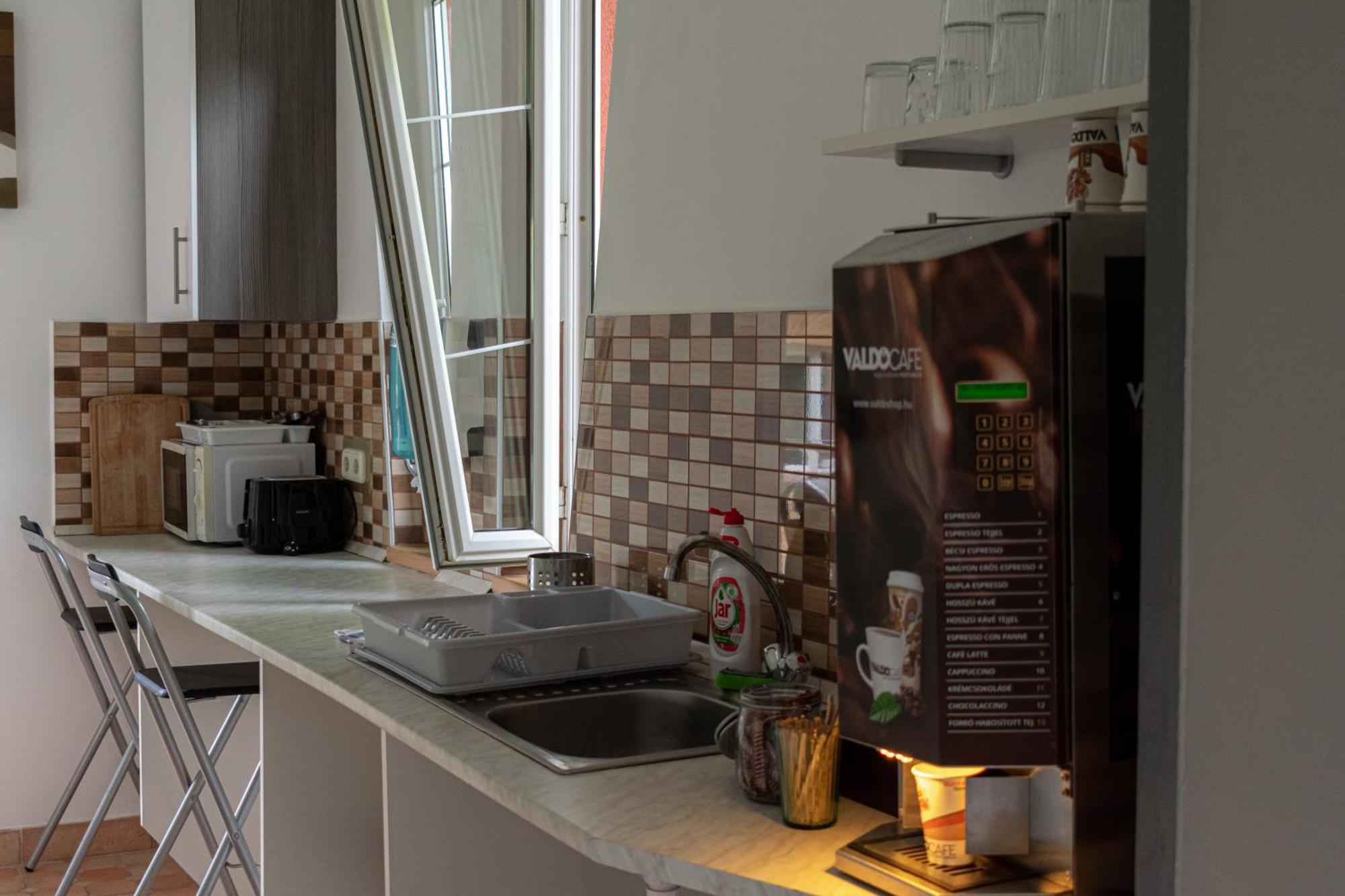 Accomo Apartmanhaz Siofok Exterior photo